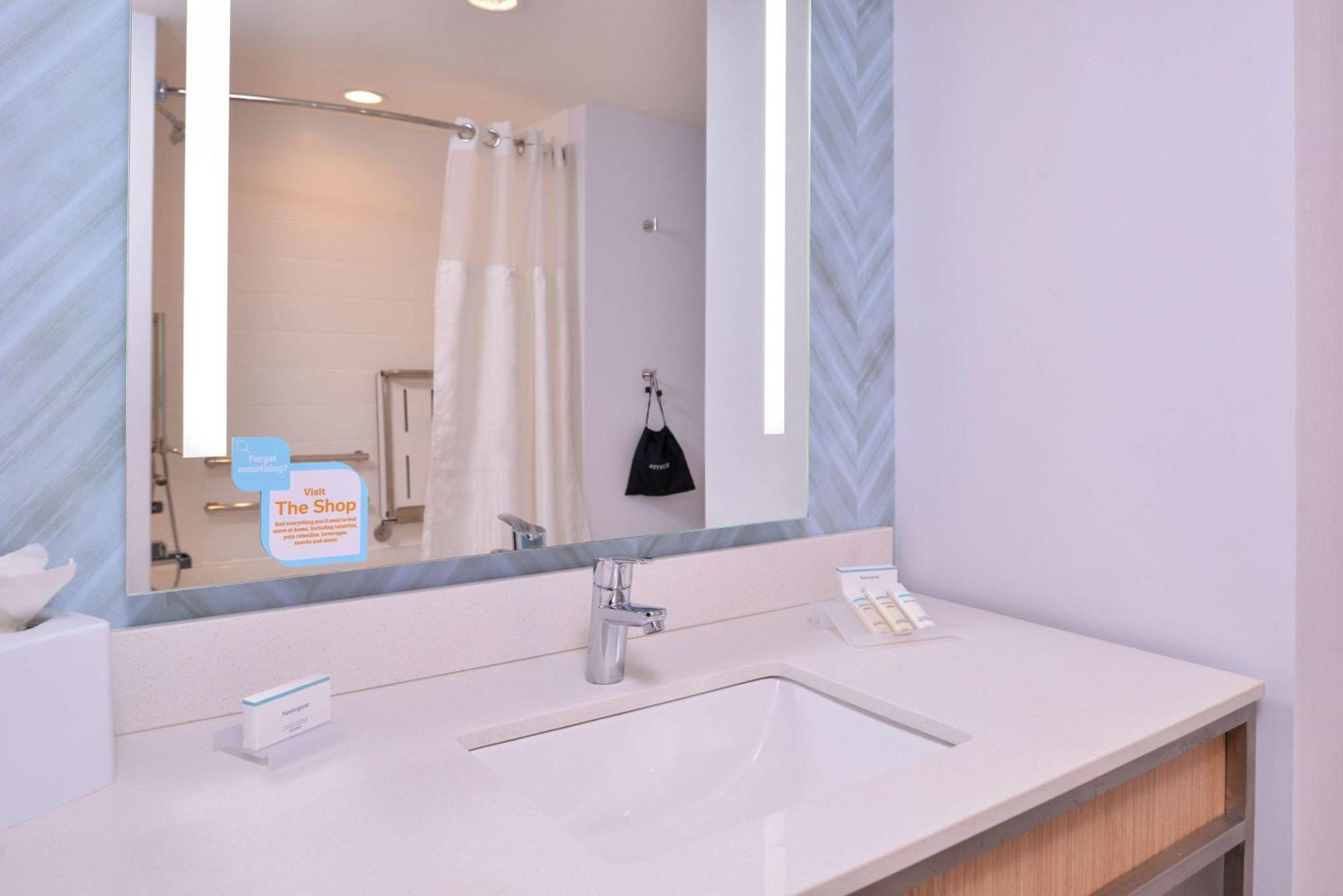 Hilton Garden Inn Kansas City Airport Mo Dış mekan fotoğraf