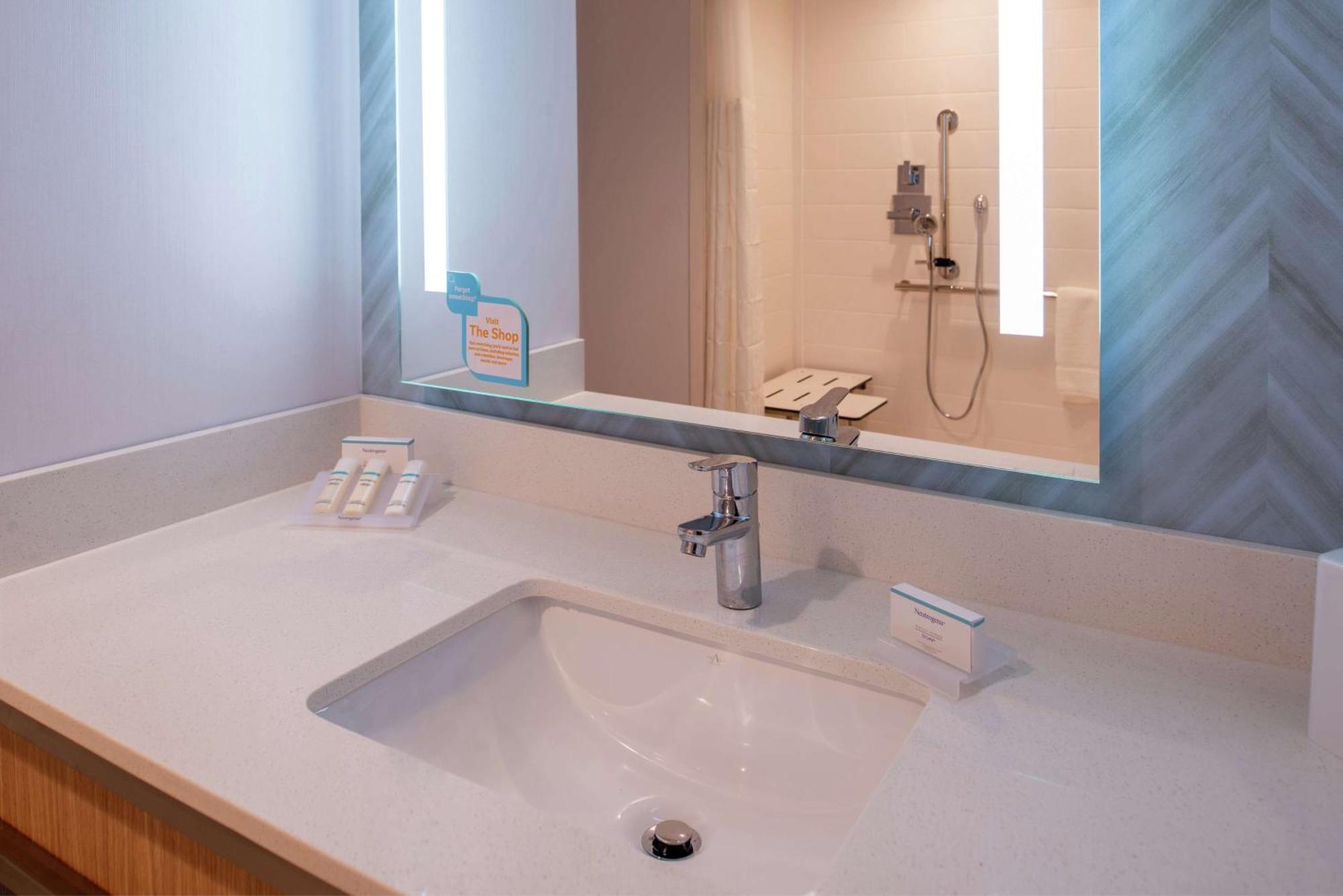 Hilton Garden Inn Kansas City Airport Mo Dış mekan fotoğraf